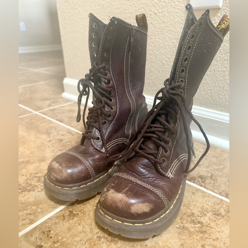Vintage Dr. Marten boots size 7